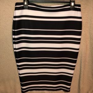 Stripped pencil skirt
